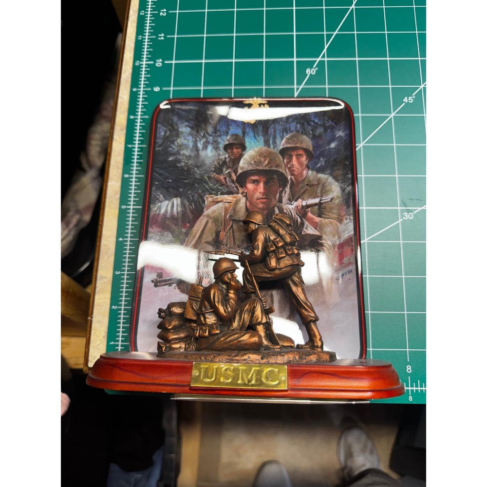 Bradford Exchange USMC Pearl Harbor Jim Griffin Sculpture Plate A0139 2001